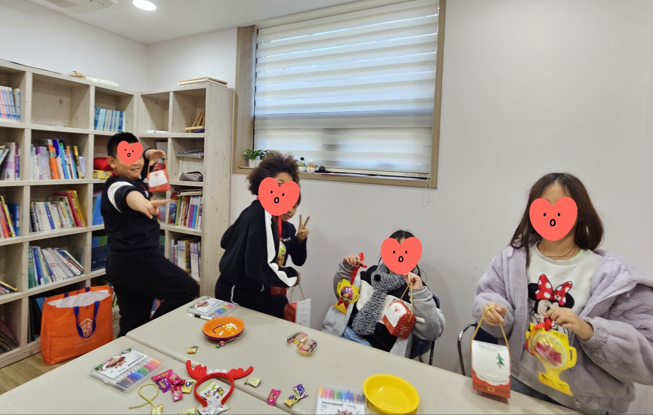 해당 이미지 내용은 아래 텍스트를 참고바랍니다.